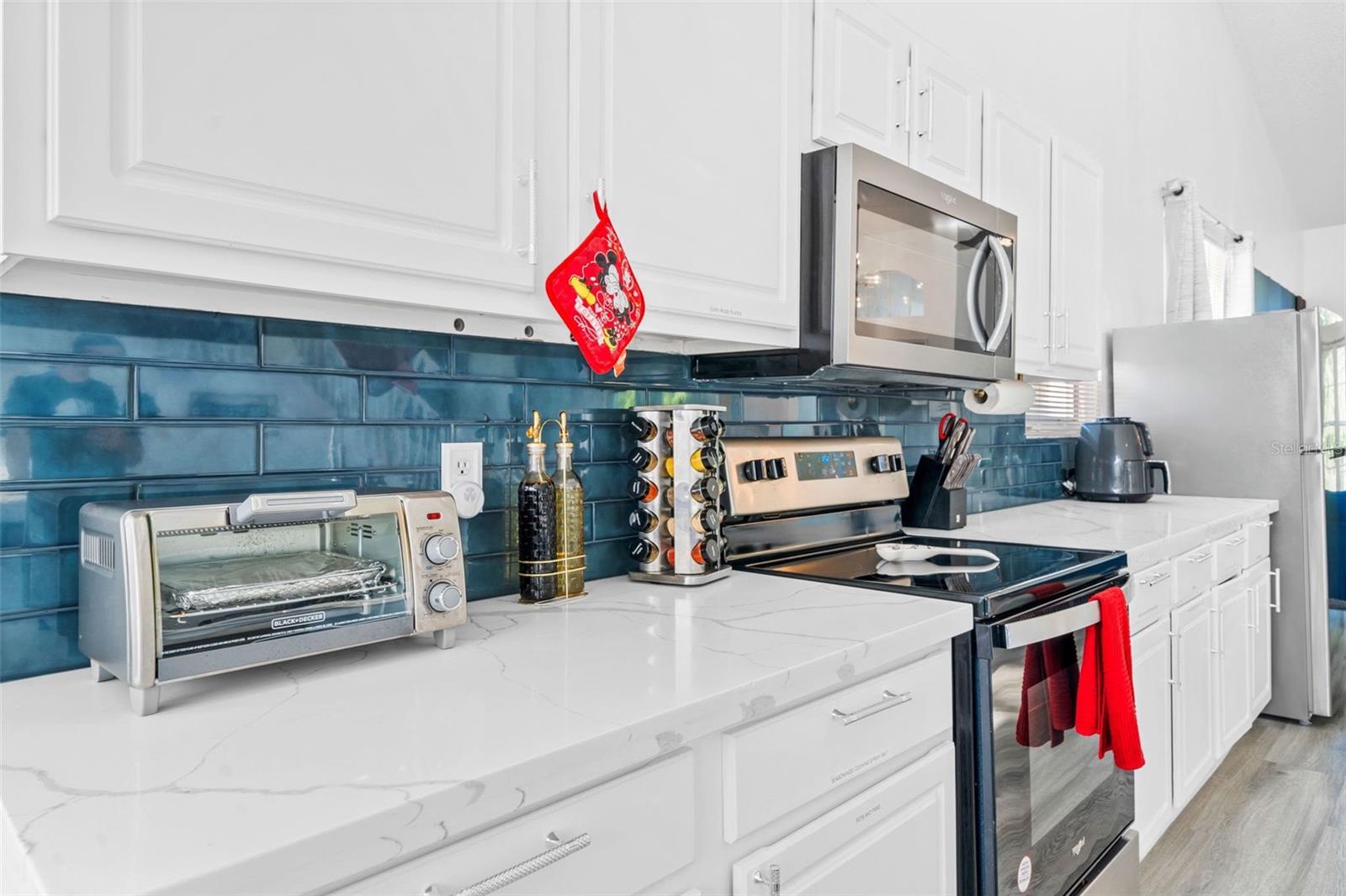 137 S Roma Way Property Photo 6