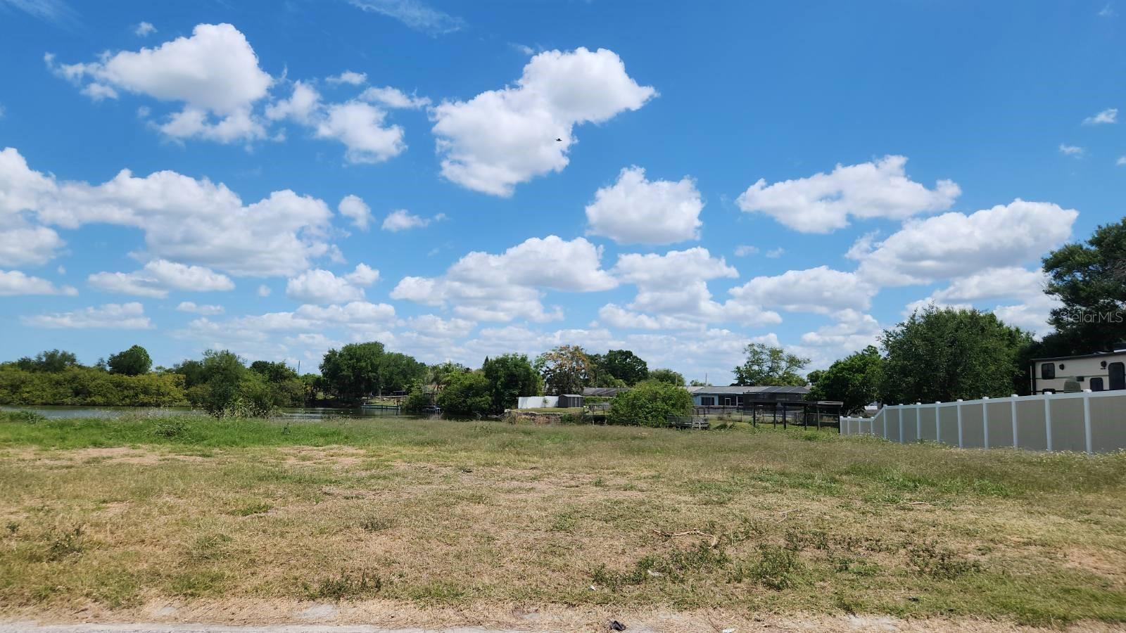 TB8546916 Property Photo 1
