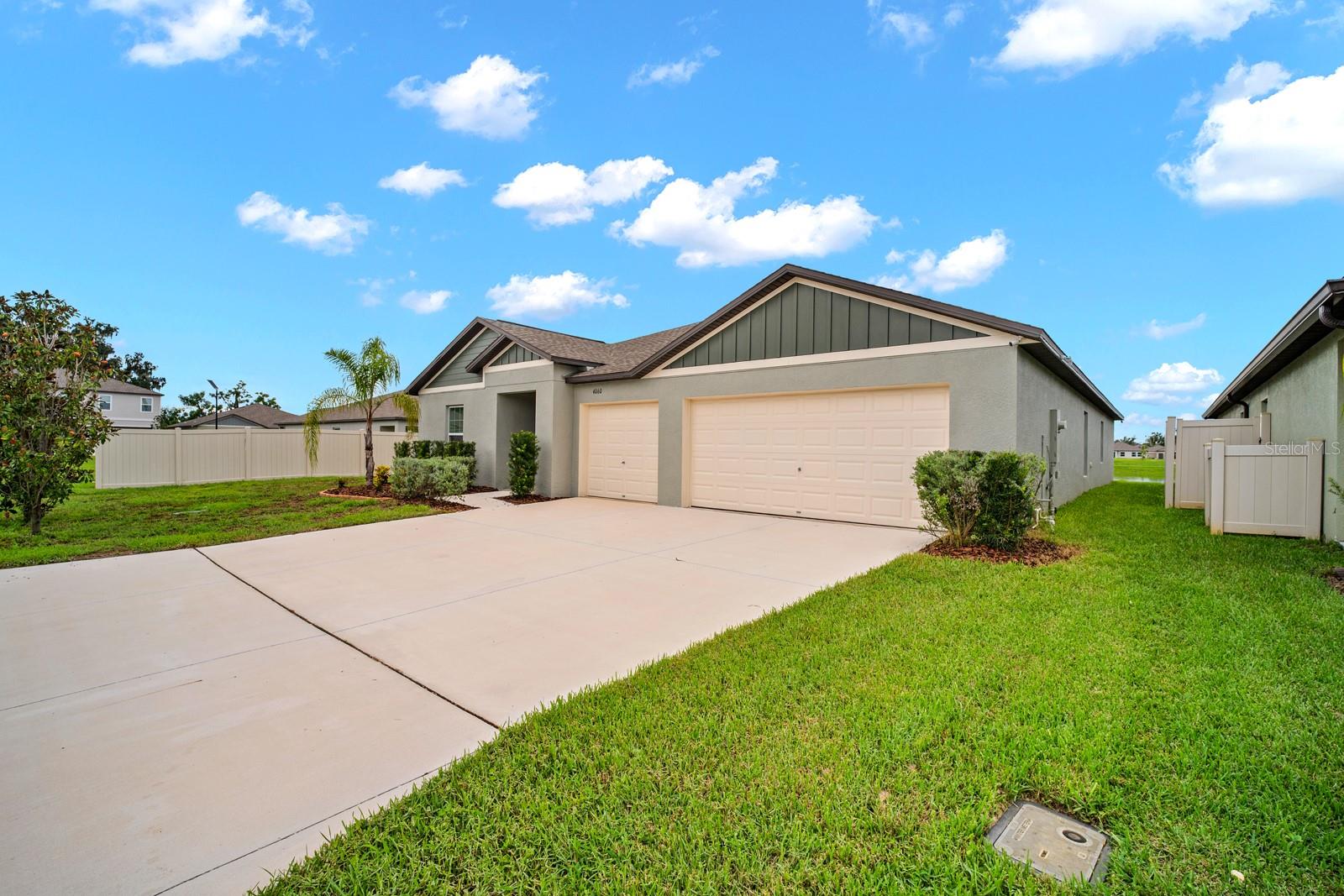 4060 Capri Coast Dr Property Photo 1