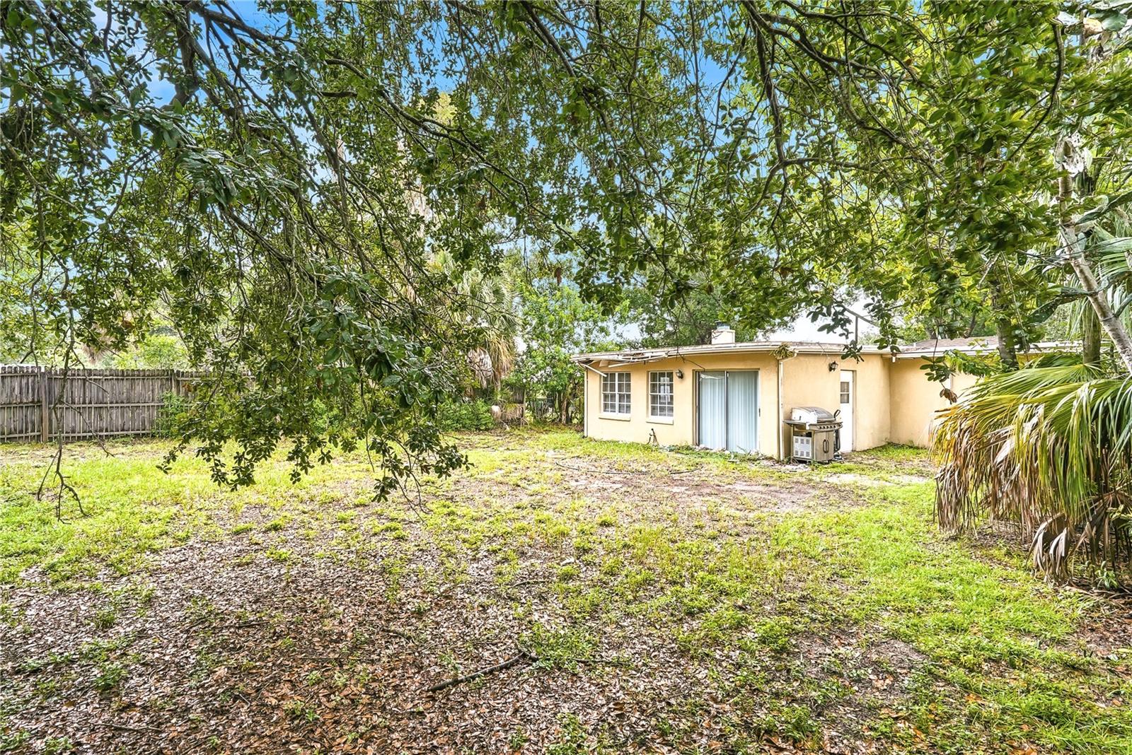 3910 W Palmetto St Property Photo 2