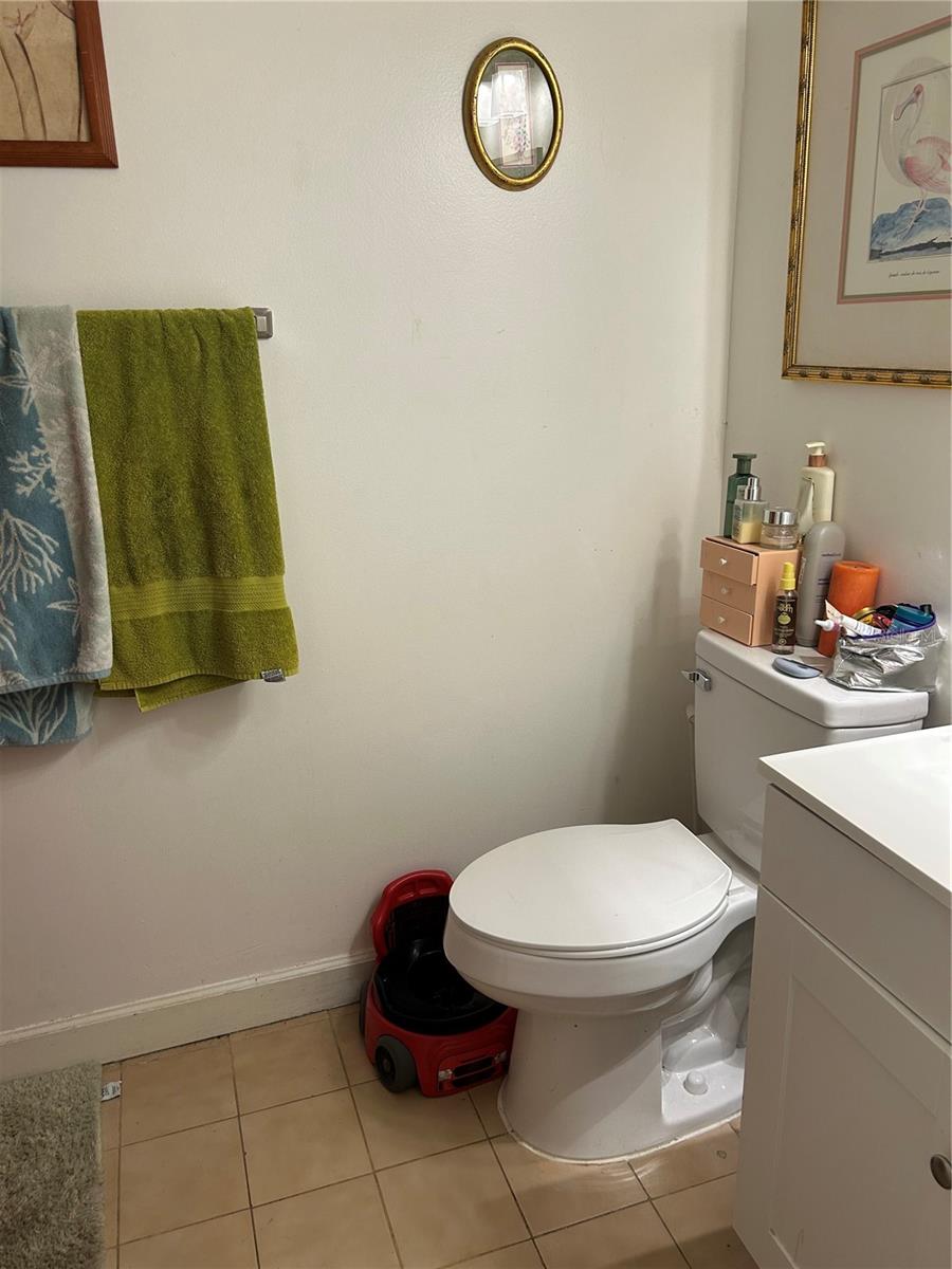 380 Sea Horse Ave Property Photo 5