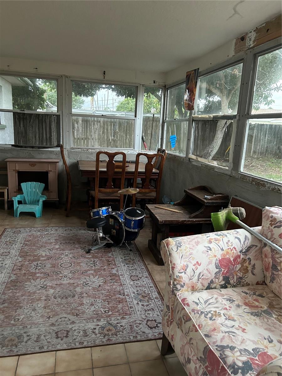380 Sea Horse Ave Property Photo 17