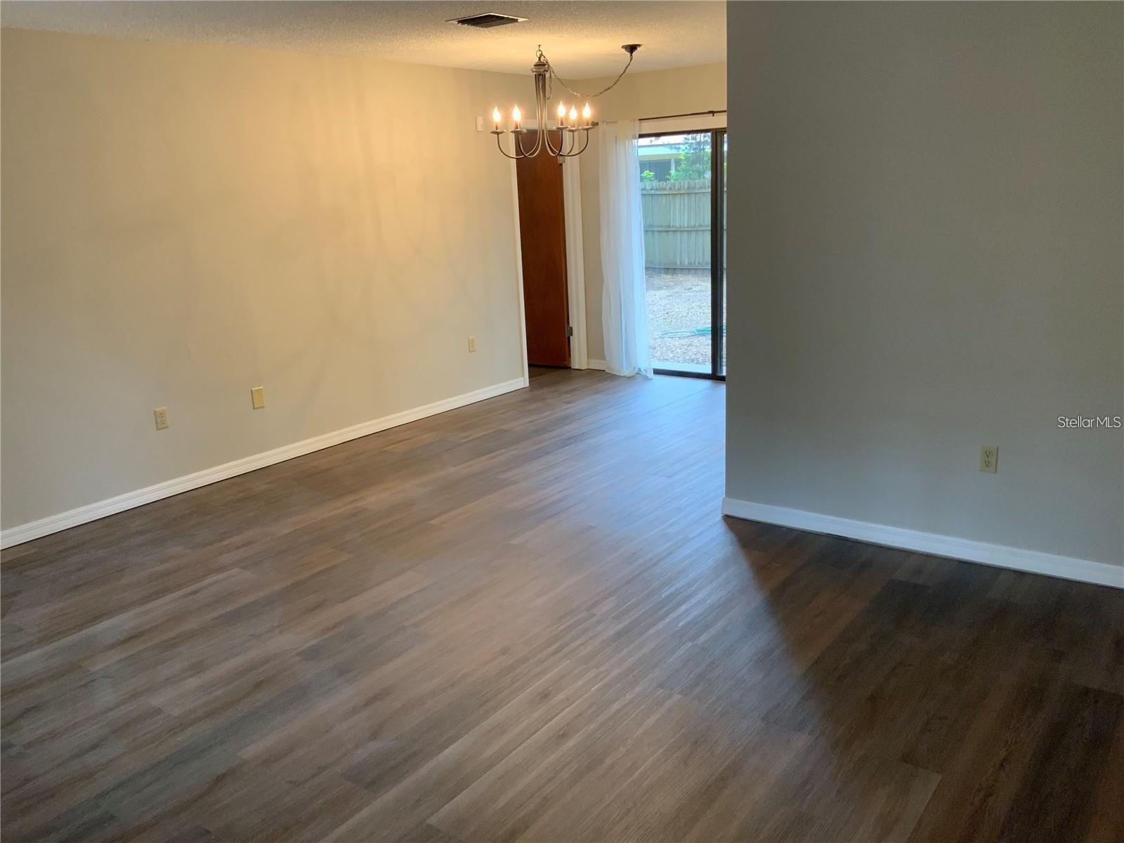 2067 Red Cedar Ln Property Photo 5