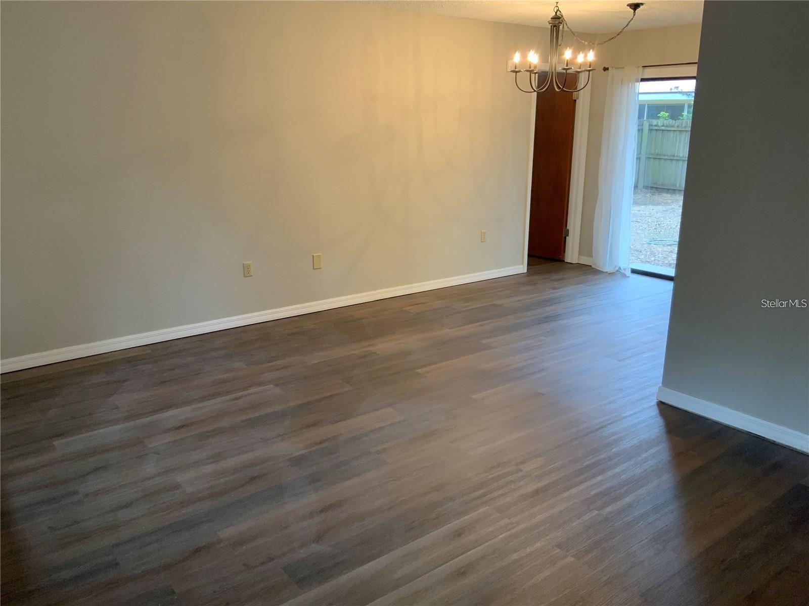2067 Red Cedar Ln Property Photo 9
