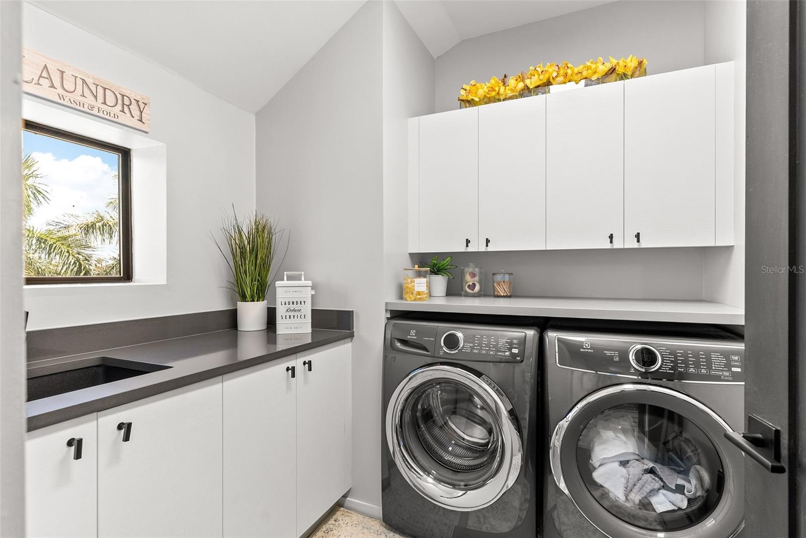 92 W Davis Blvd Property Photo 36