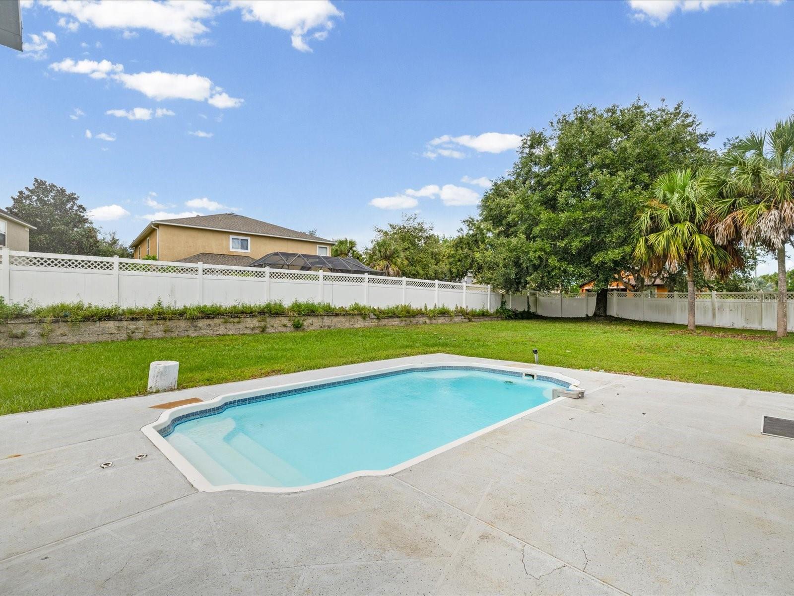7335 Bridgeview Dr Property Photo 2