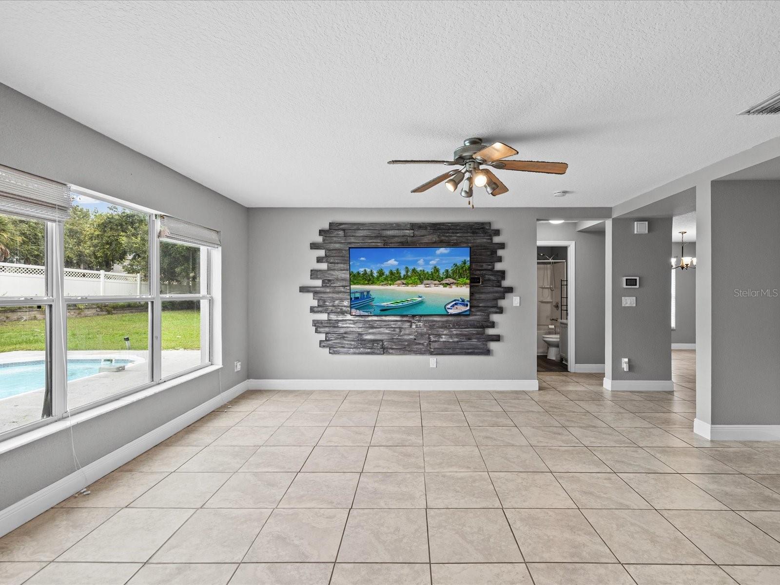 7335 Bridgeview Dr Property Photo 5
