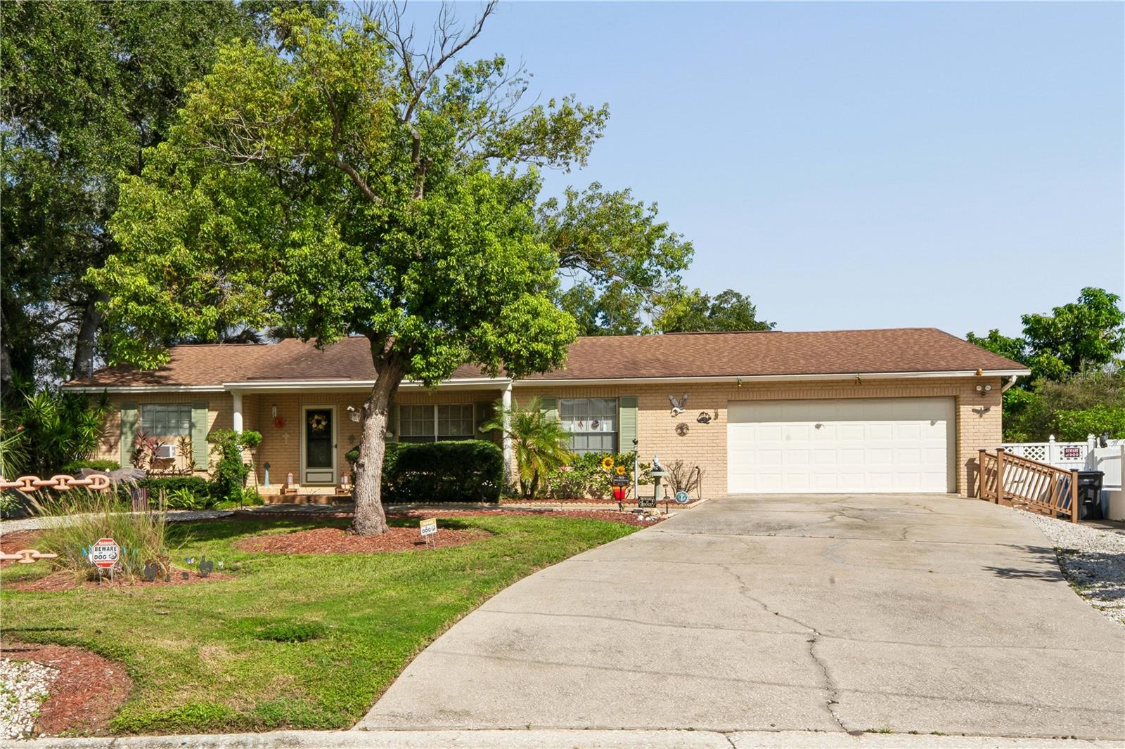 10739 DRUMMOND RD Property Photo 1