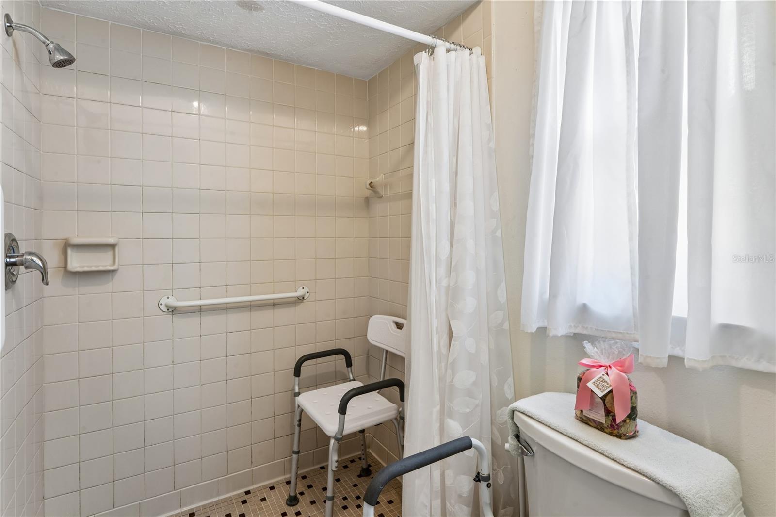 10739 Drummond Rd Property Photo 31