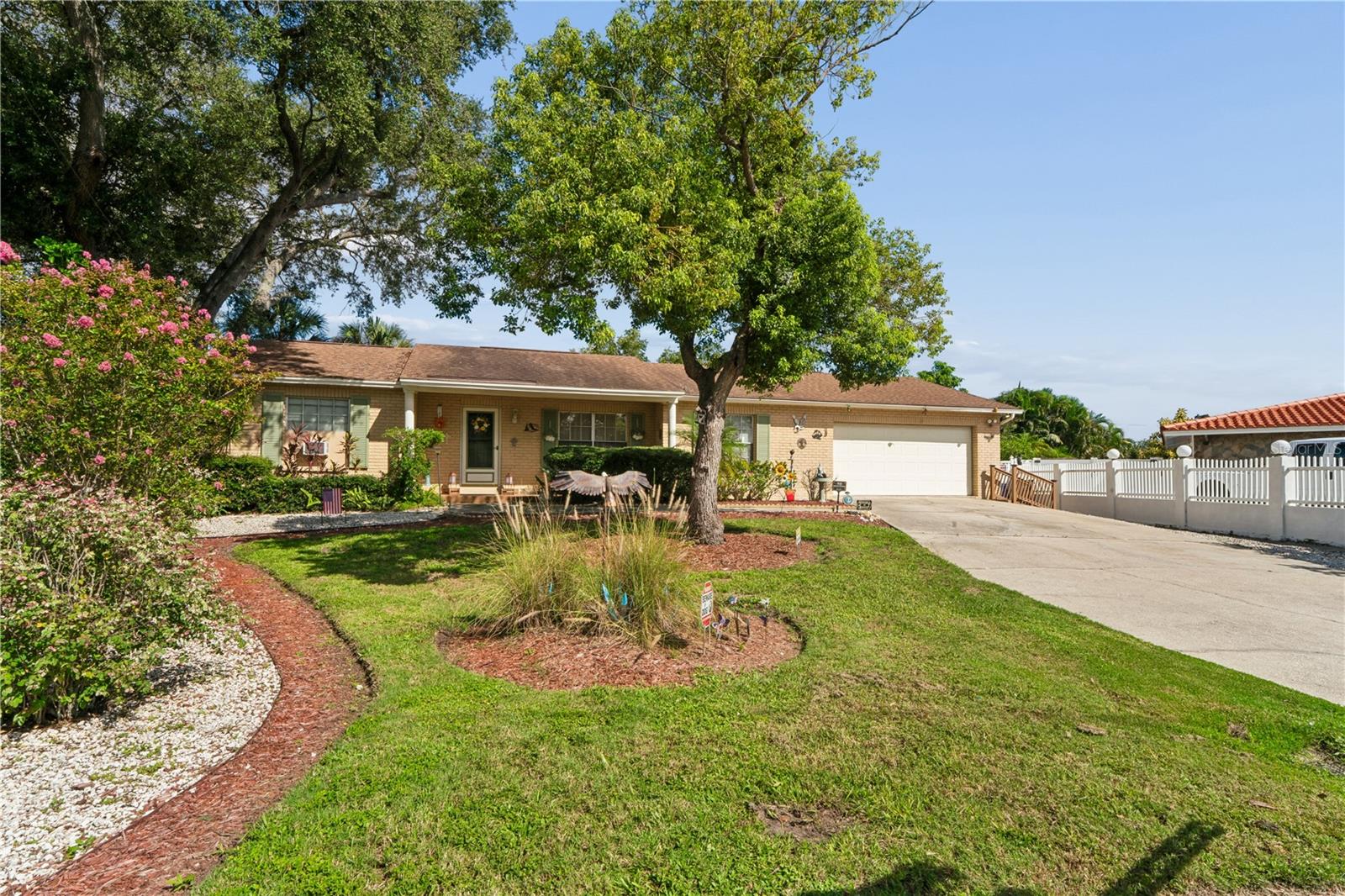 10739 Drummond Rd Property Photo 58