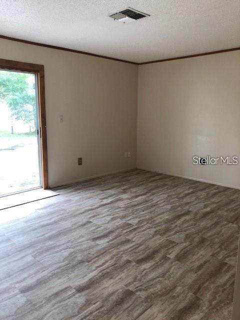 1271 Markham Ave Property Photo 2