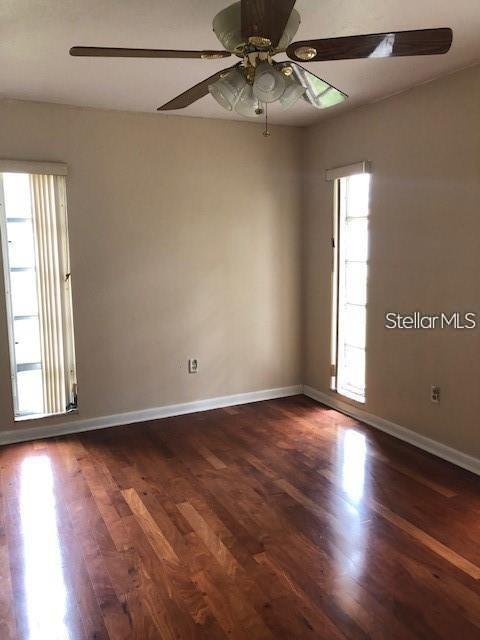 1271 Markham Ave Property Photo 3