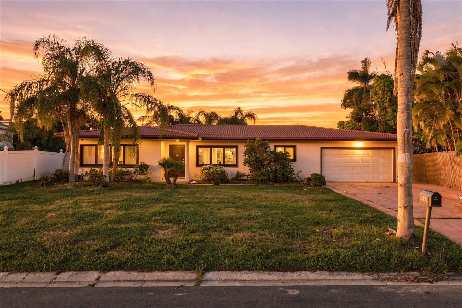 3945 E Eden Roc Cir Property Photo 1