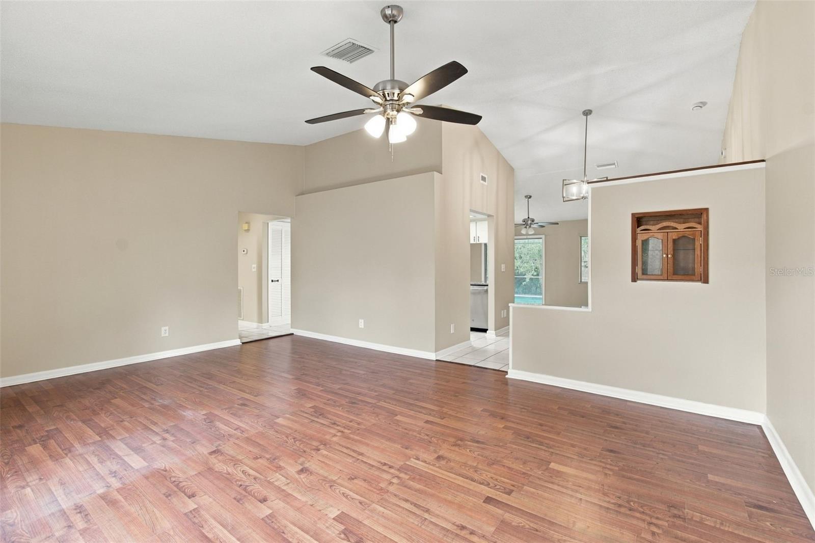 9403 Horizon Dr Property Photo 4