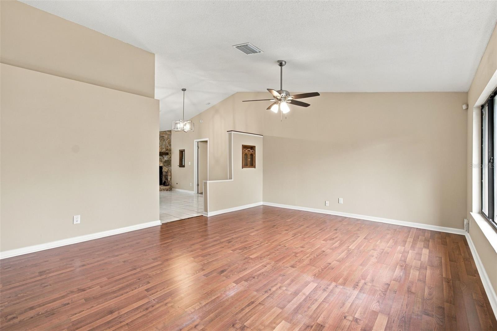 9403 Horizon Dr Property Photo 5