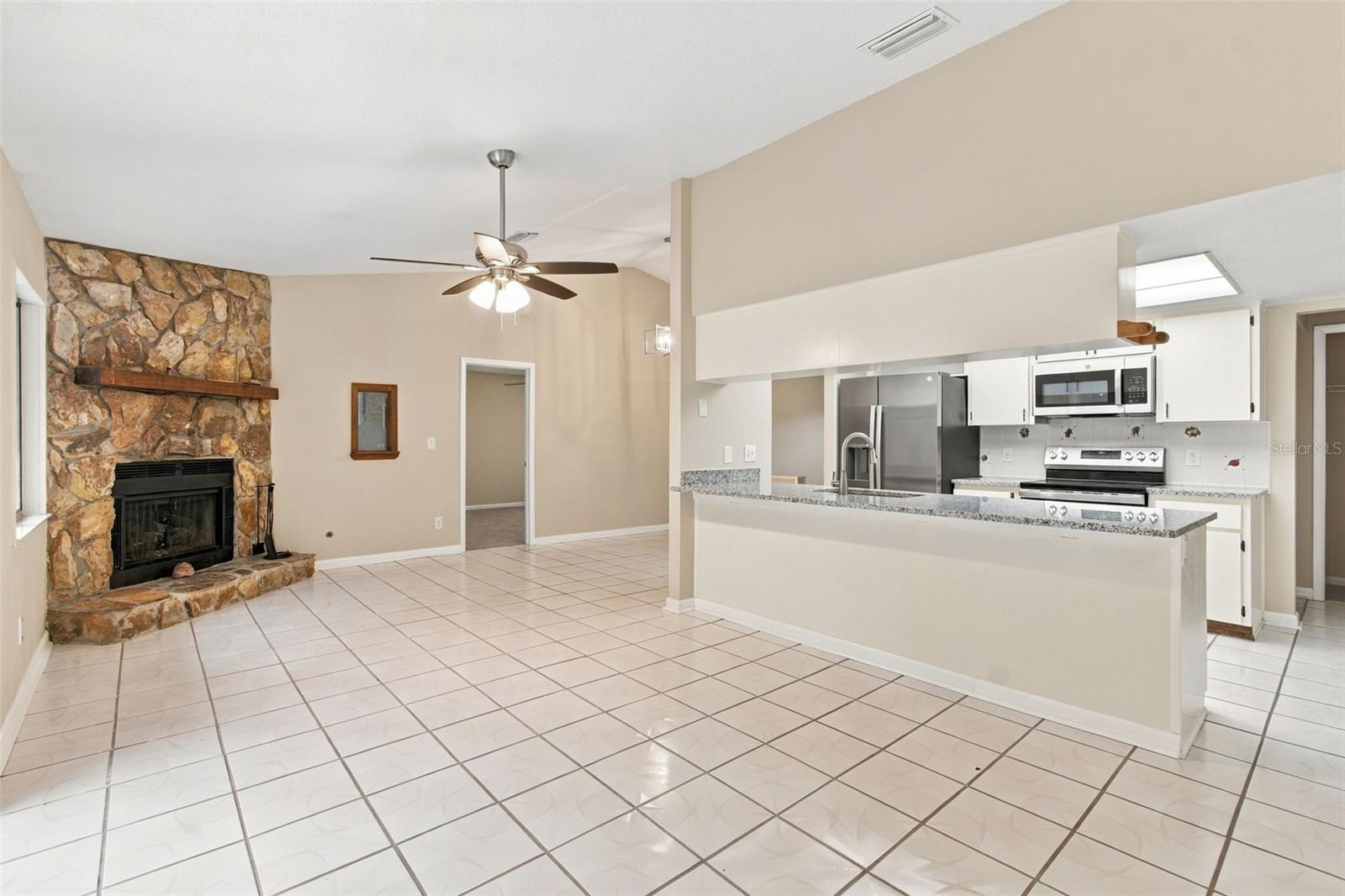 9403 Horizon Dr Property Photo 8