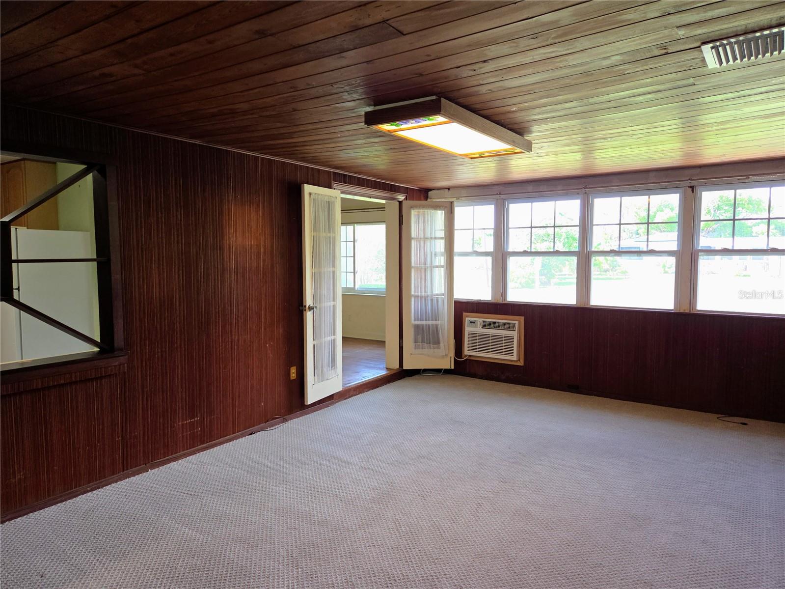 6044 Burlington Ave N Property Photo 15