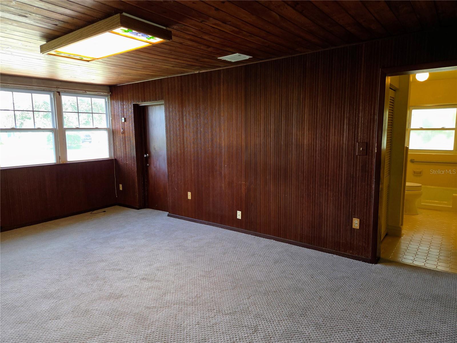 6044 Burlington Ave N Property Photo 16