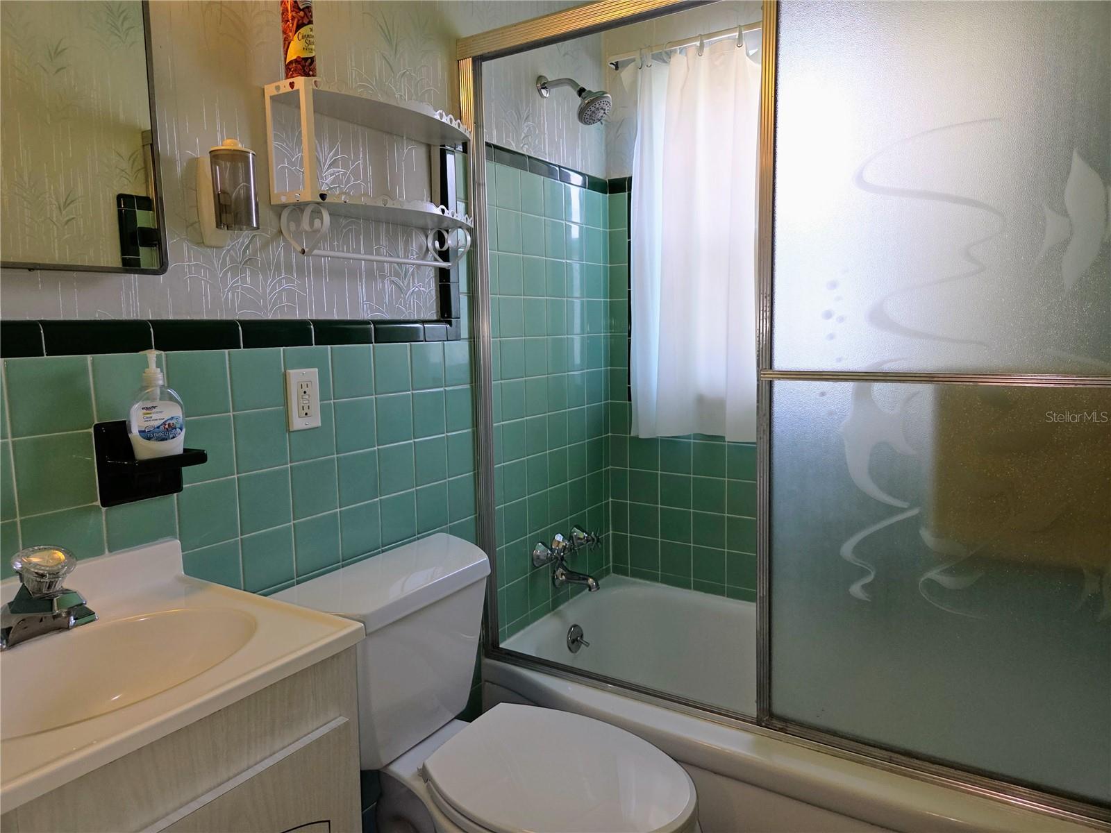 6044 Burlington Ave N Property Photo 25
