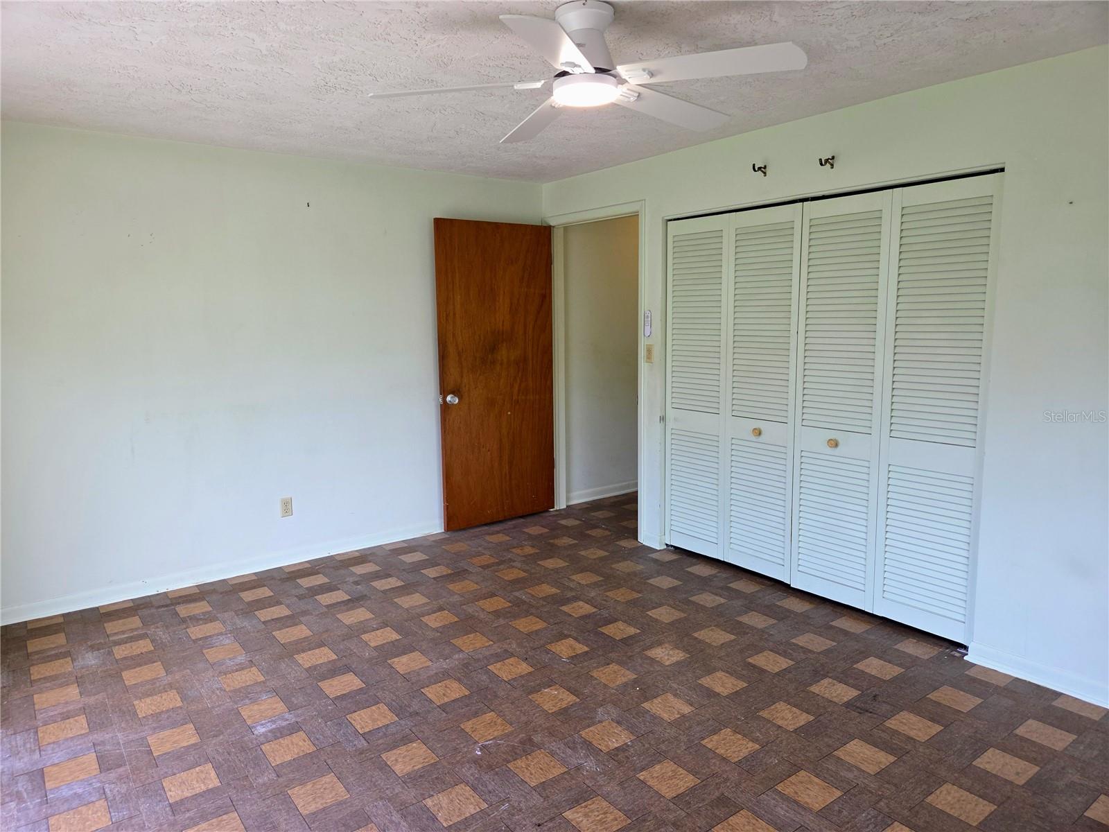 6044 Burlington Ave N Property Photo 28