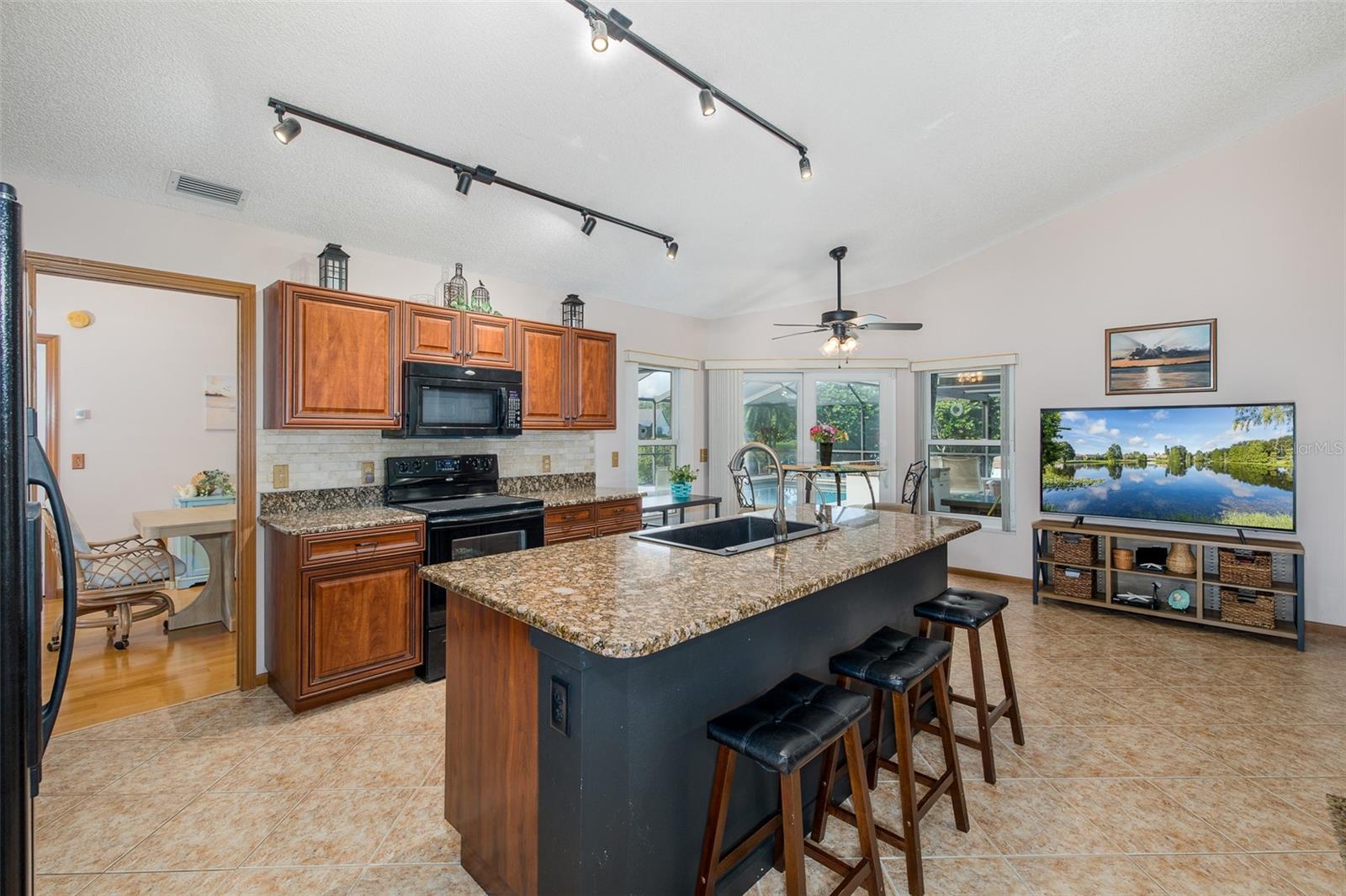 11810 Spanish Lake Dr Property Photo 10