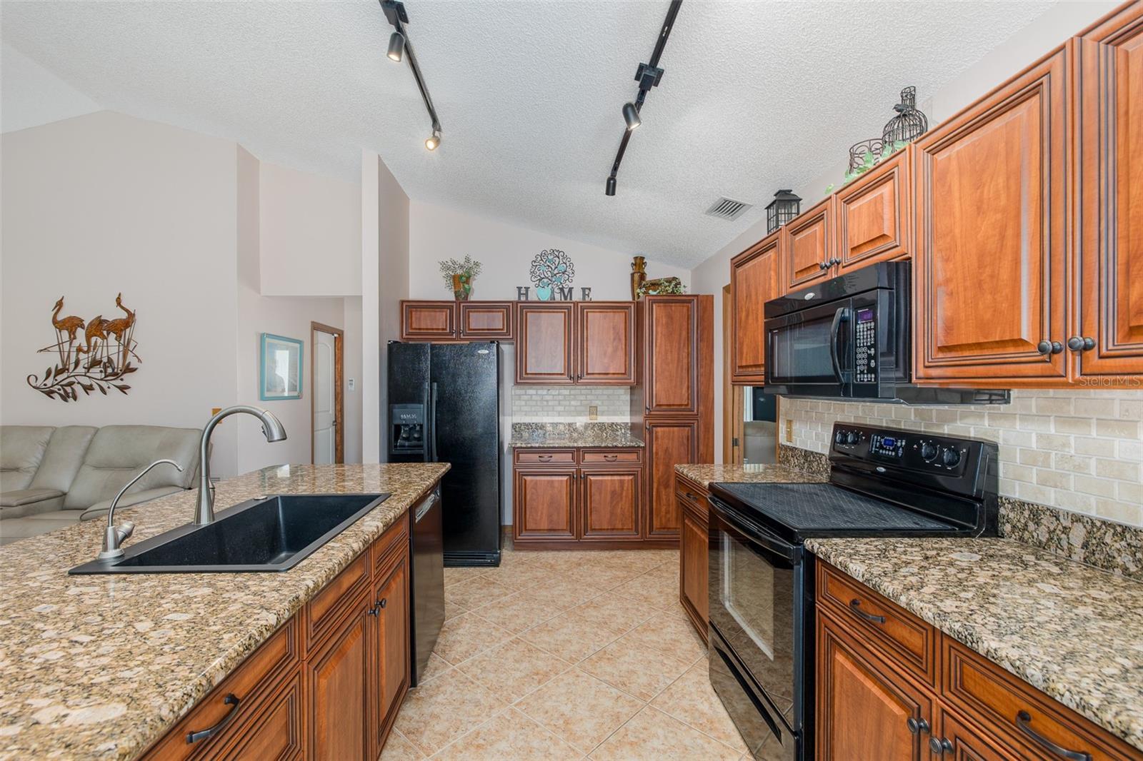 11810 Spanish Lake Dr Property Photo 12