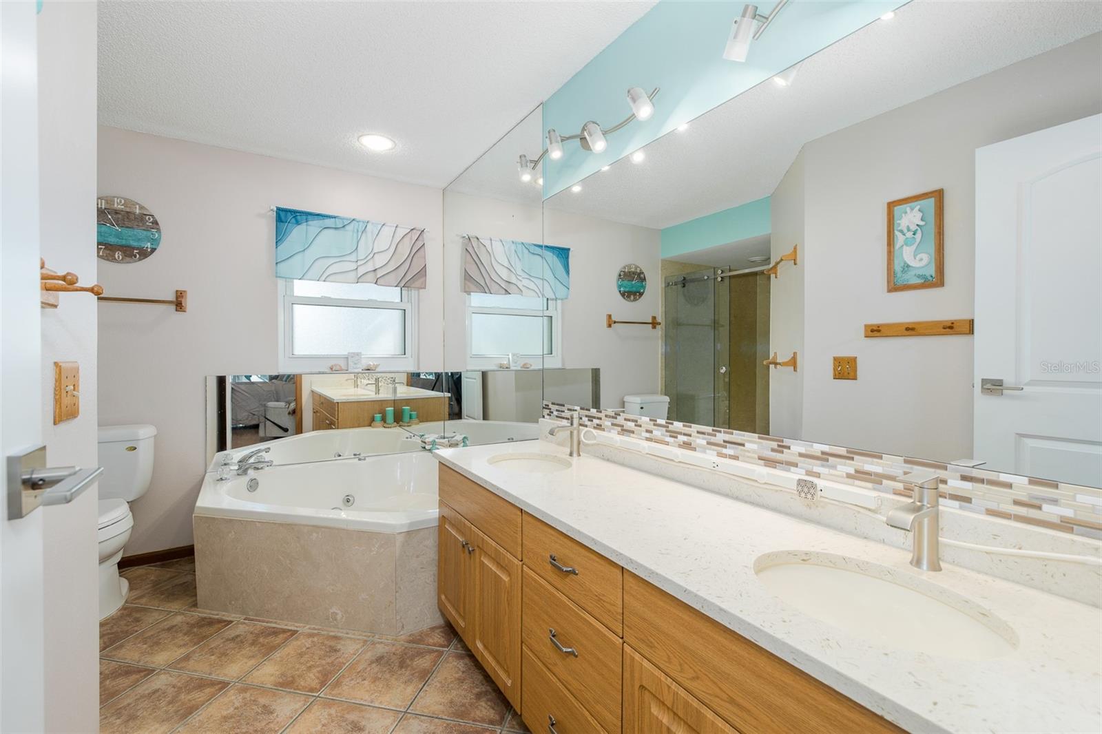 11810 Spanish Lake Dr Property Photo 21