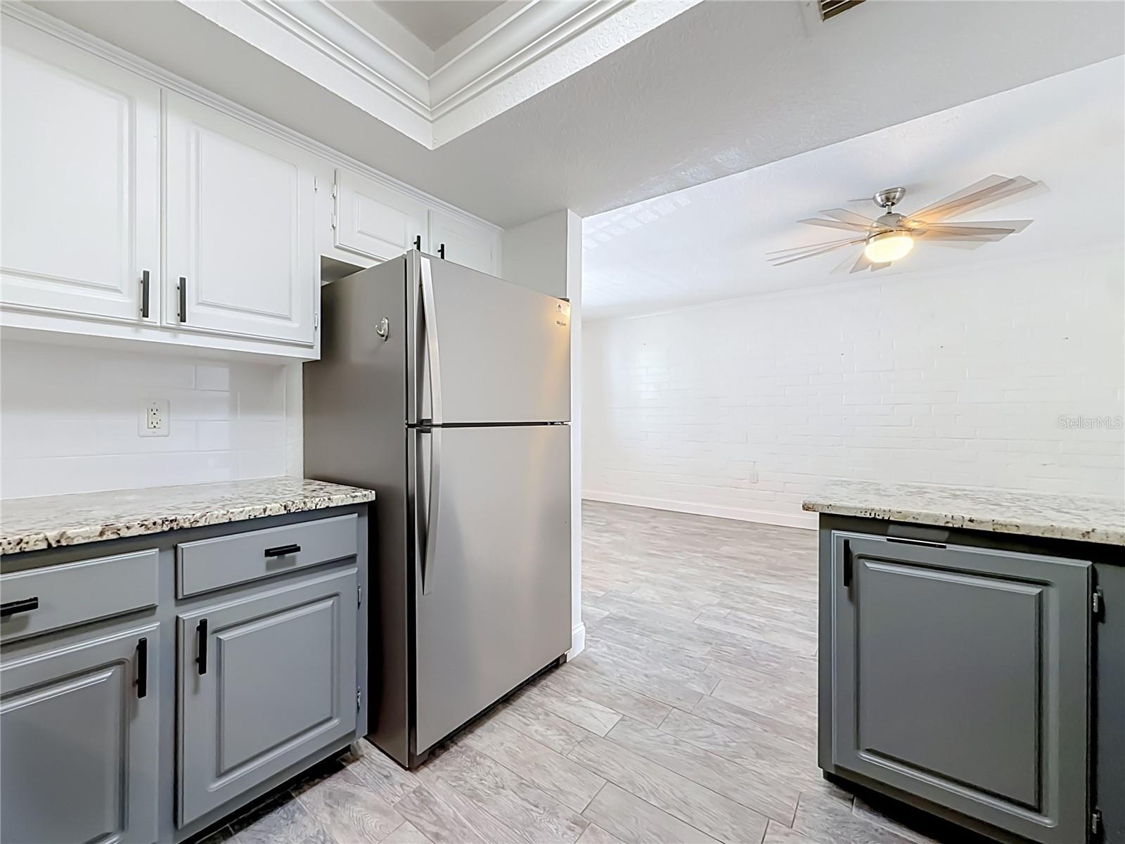 1859 Shore Dr S #303 Property Photo 14