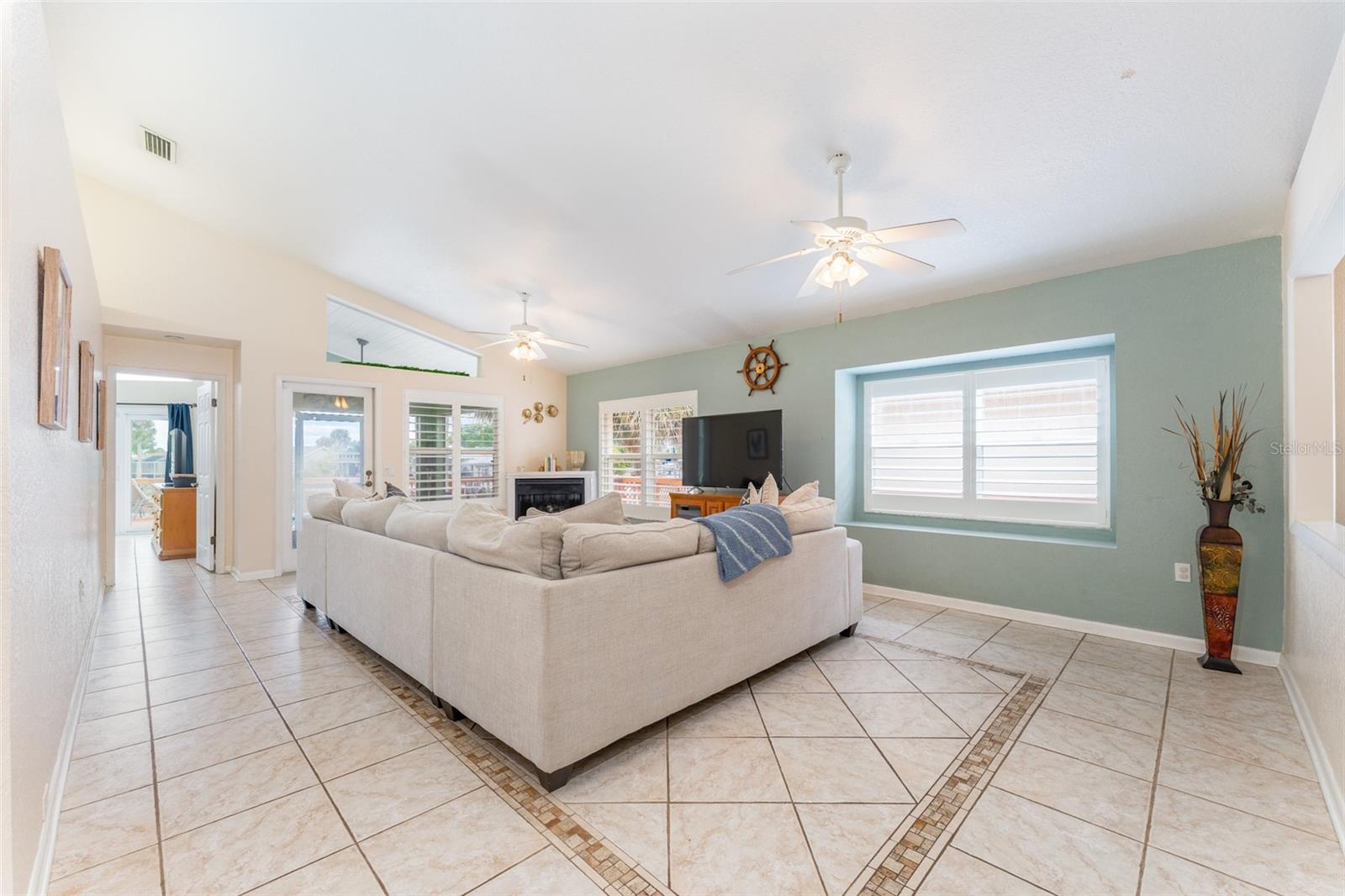 835 Symphony Isles Blvd Property Photo 4