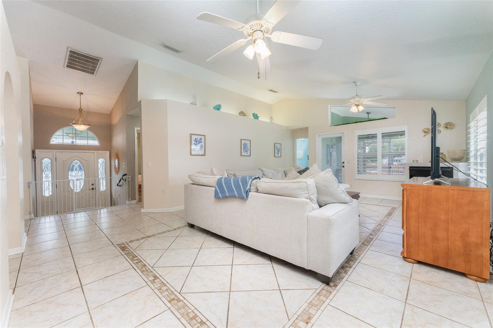 835 Symphony Isles Blvd Property Photo 10