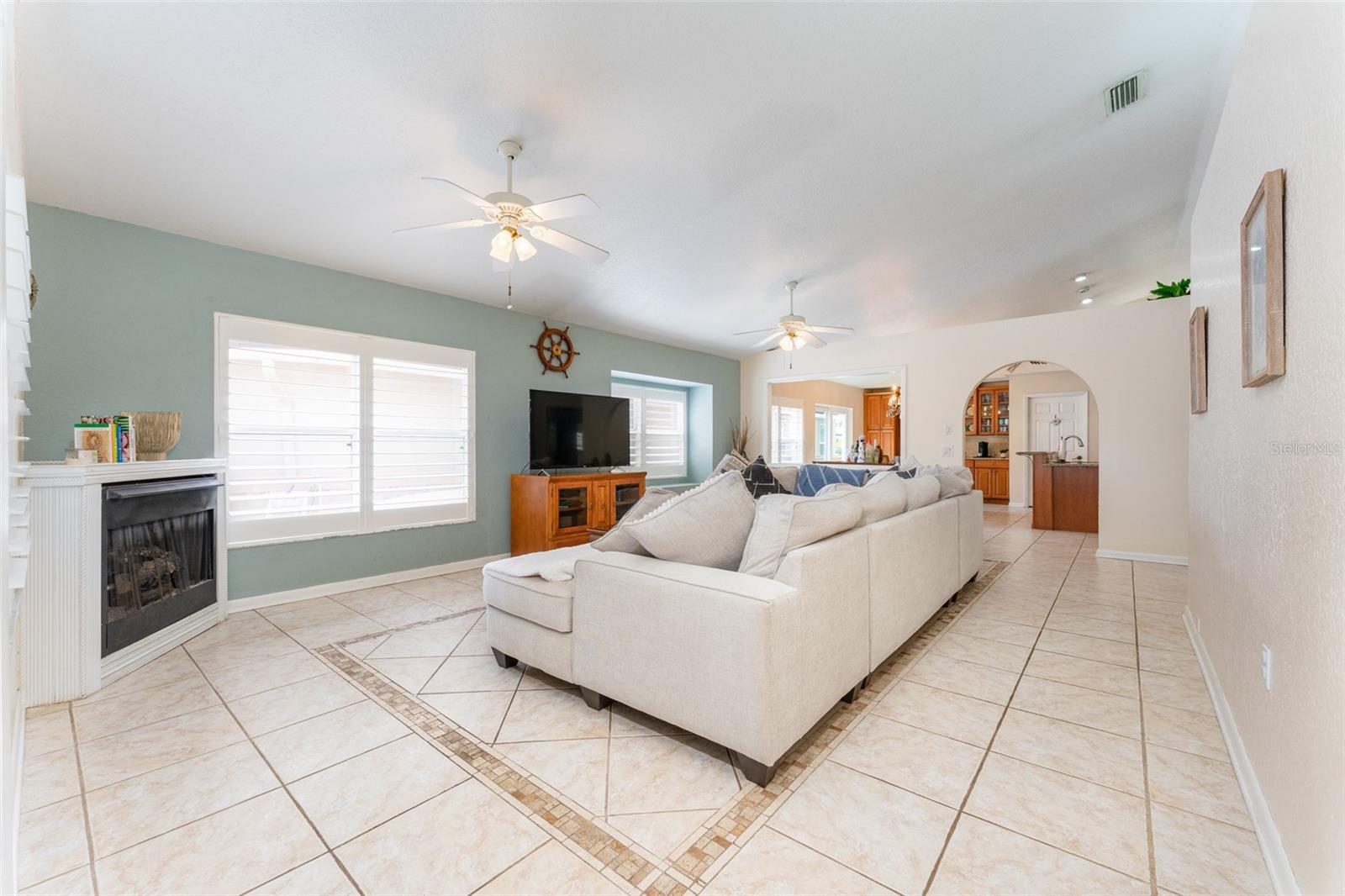 835 Symphony Isles Blvd Property Photo 11