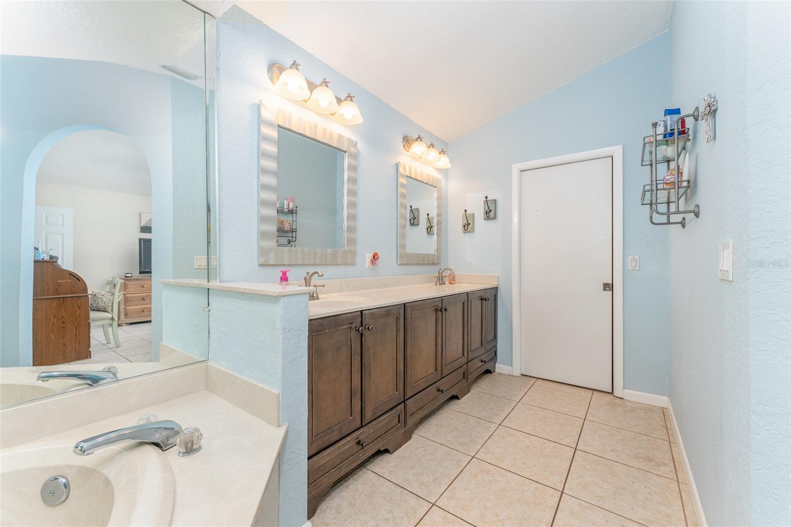 835 Symphony Isles Blvd Property Photo 24