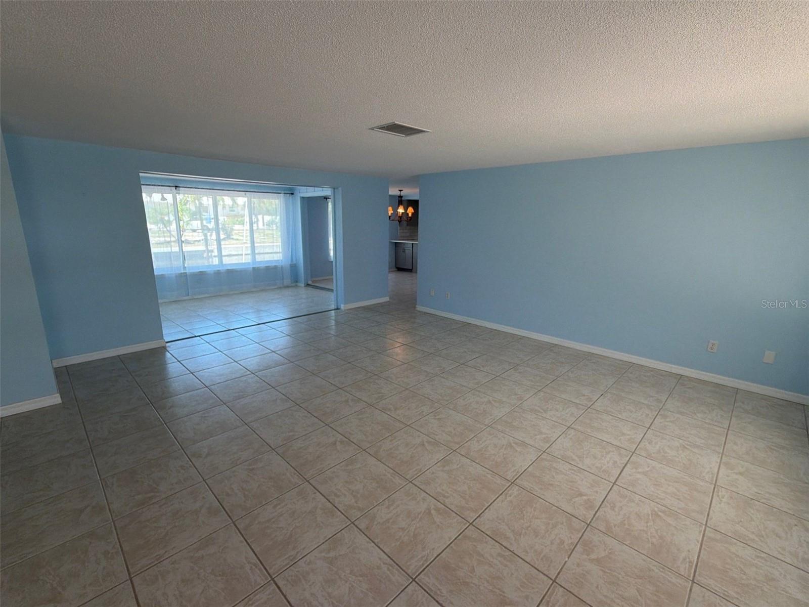 561 Tarawitt Dr Property Photo 9