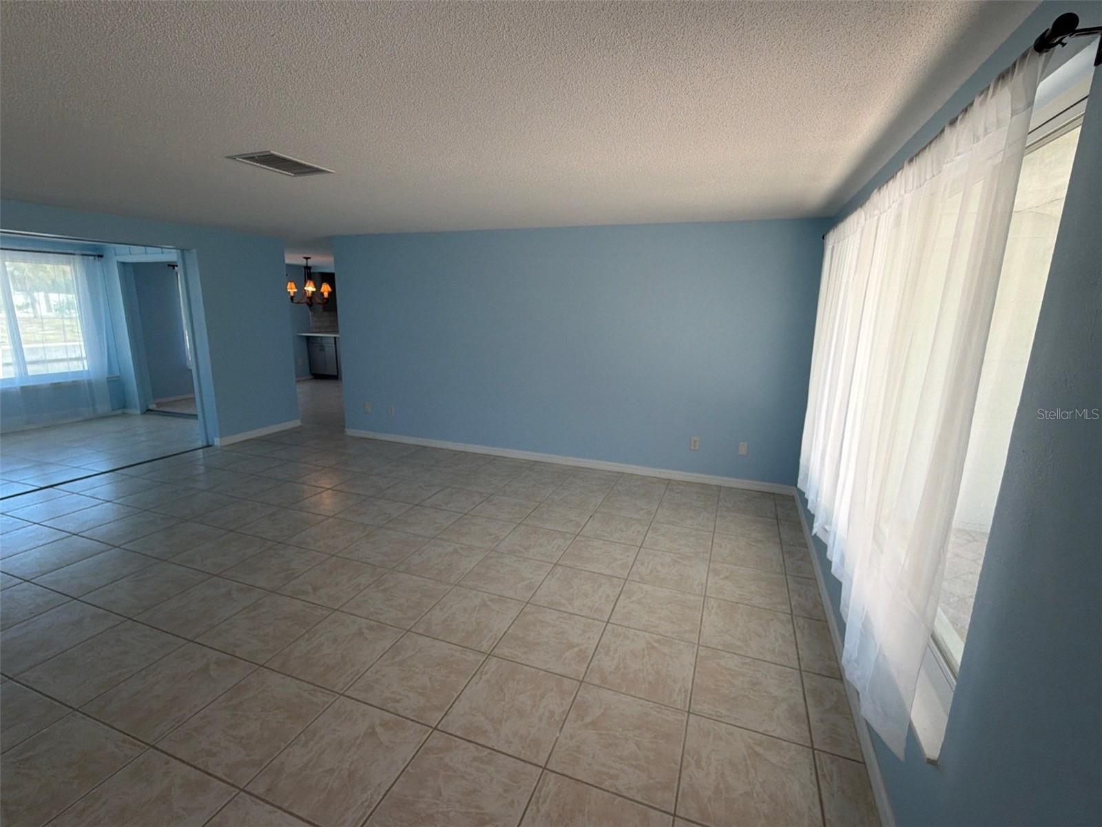 561 Tarawitt Dr Property Photo 10