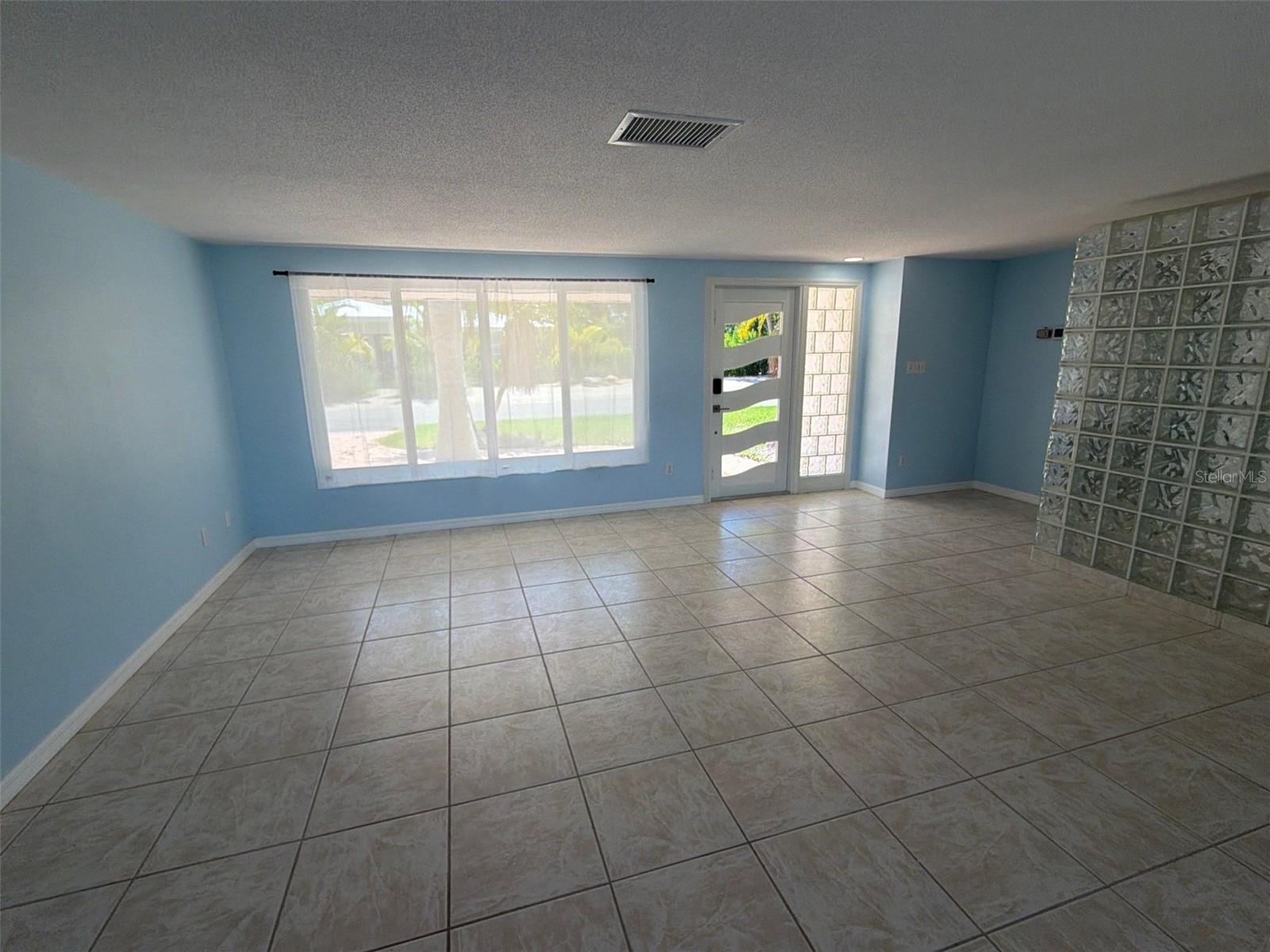 561 Tarawitt Dr Property Photo 14