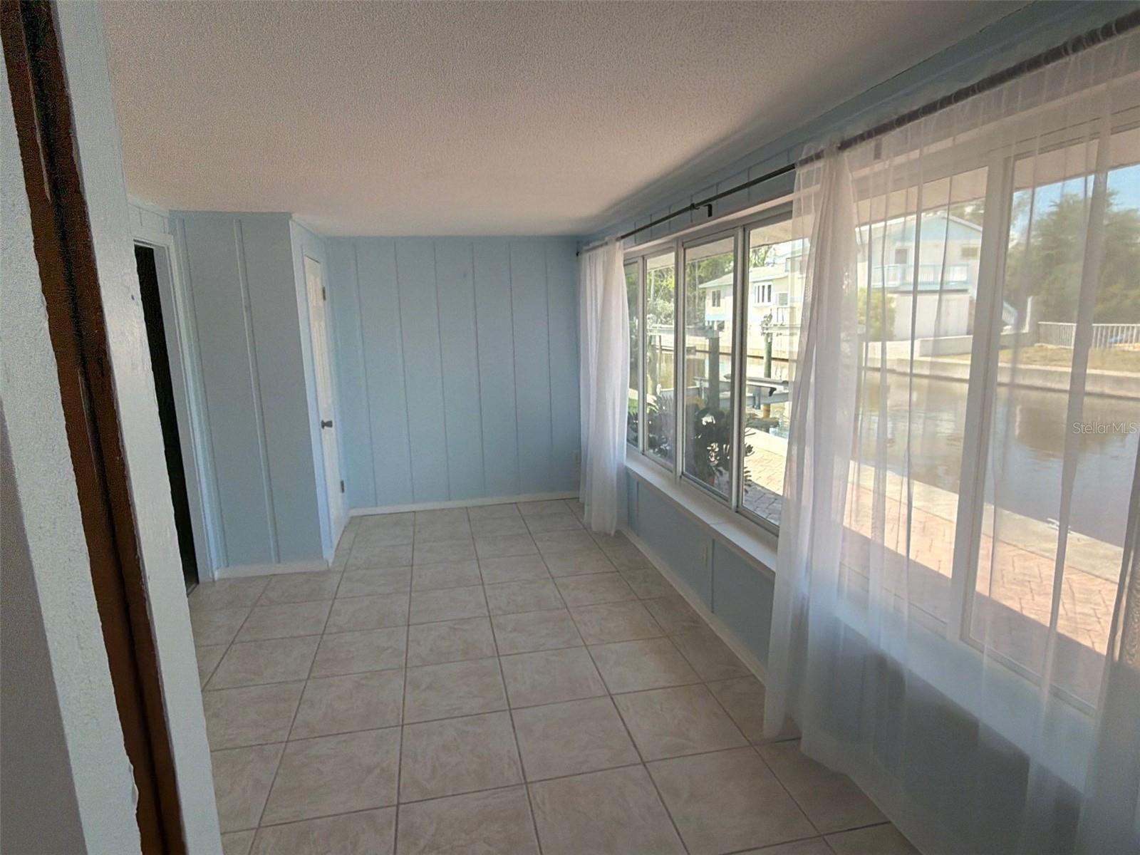 561 Tarawitt Dr Property Photo 18
