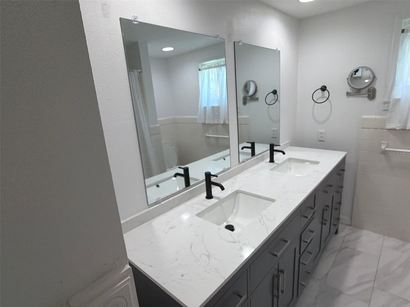 561 Tarawitt Dr Property Photo 35