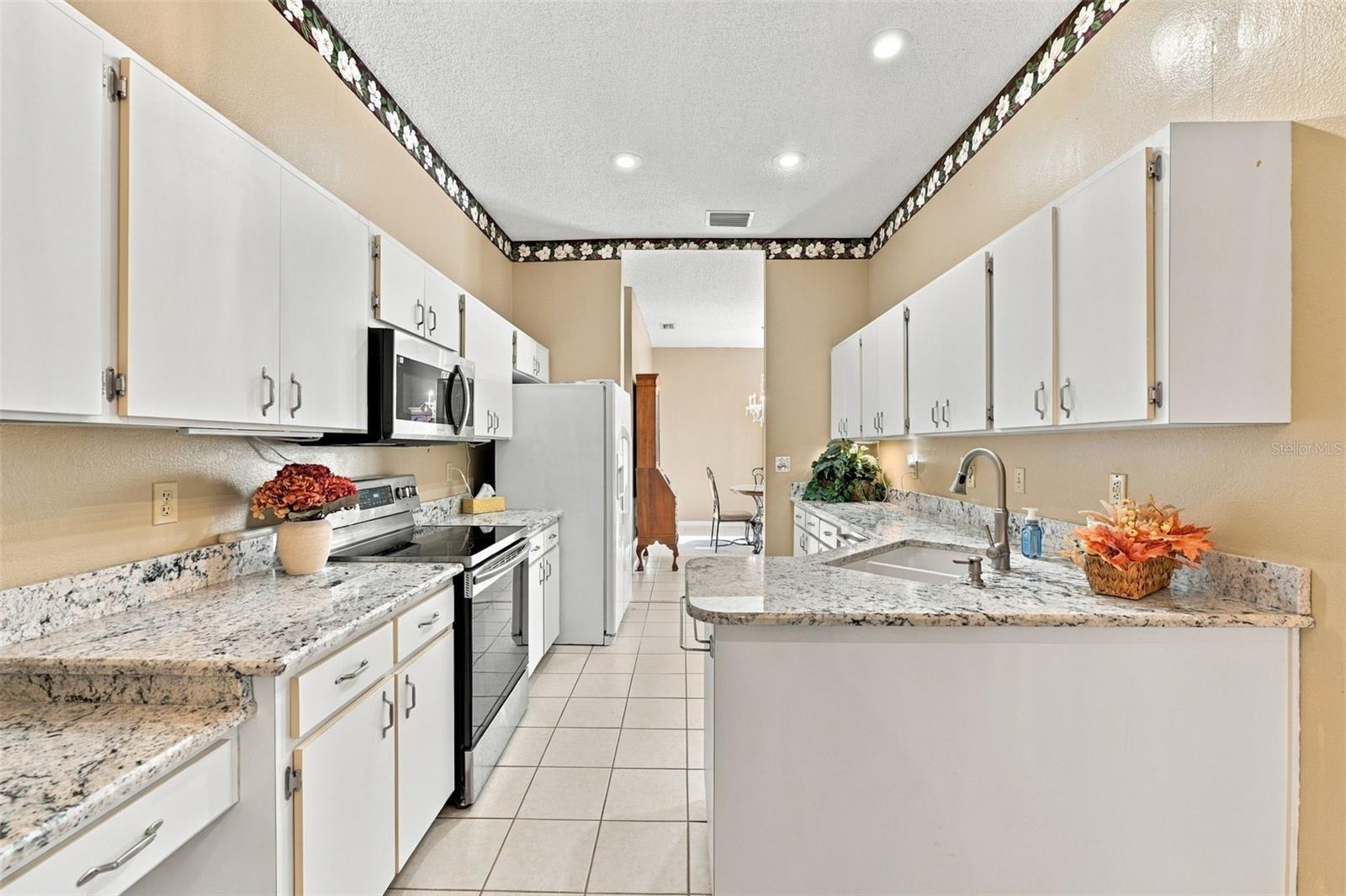 602 Masterpiece Dr #198 Property Photo 12