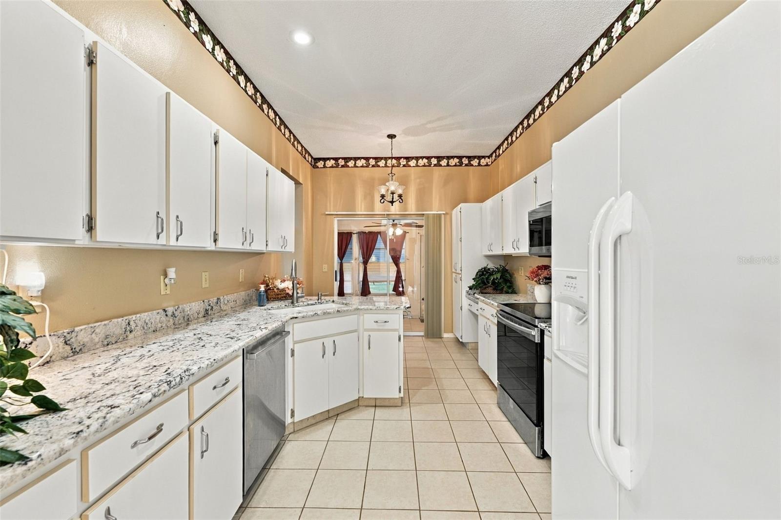 602 Masterpiece Dr #198 Property Photo 14