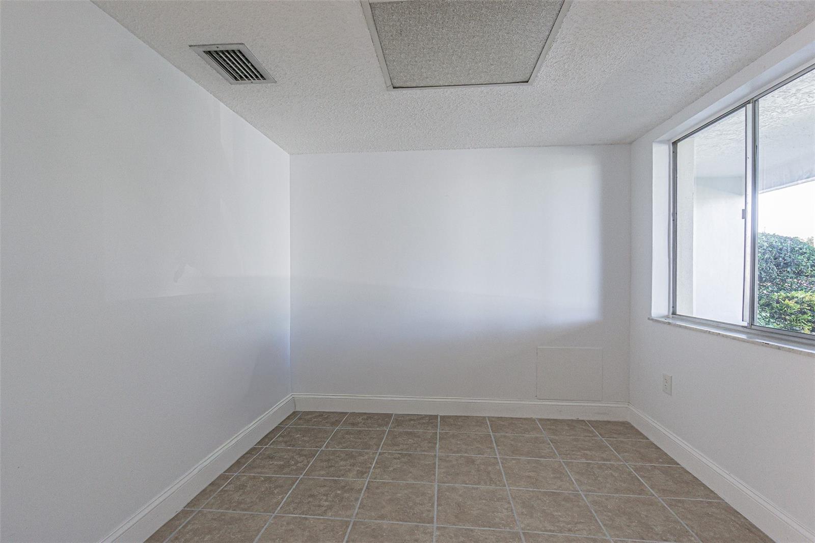 4595 Chancellor St Ne #109 Property Photo 5