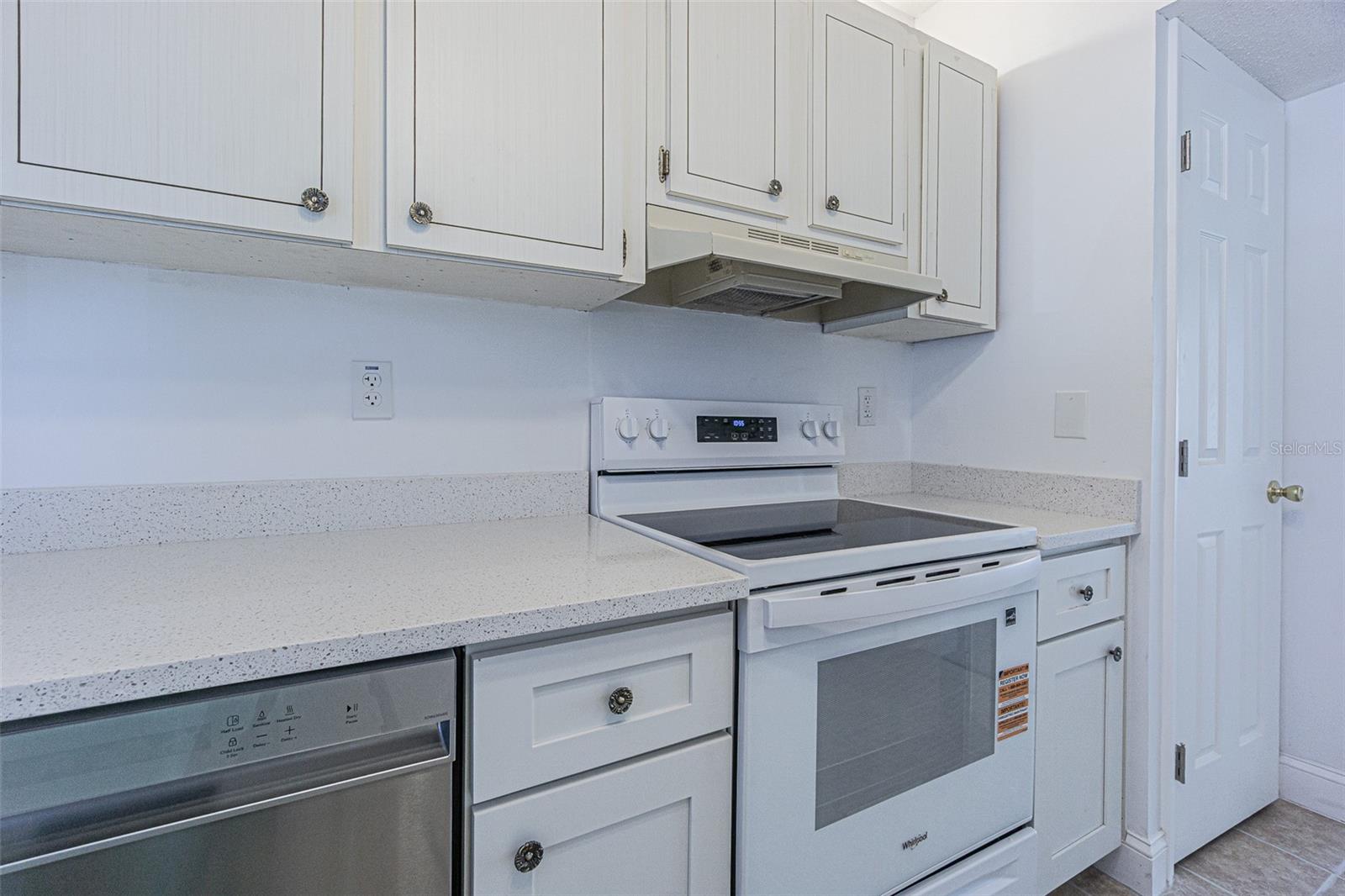 4595 Chancellor St Ne #109 Property Photo 6