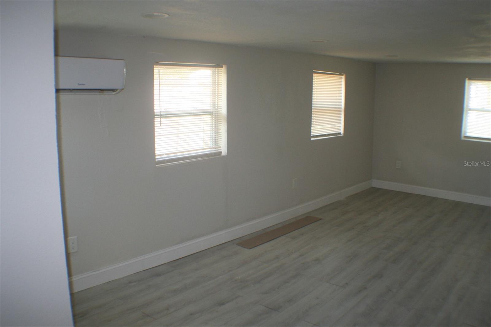 5210 S 84th St Property Photo 7