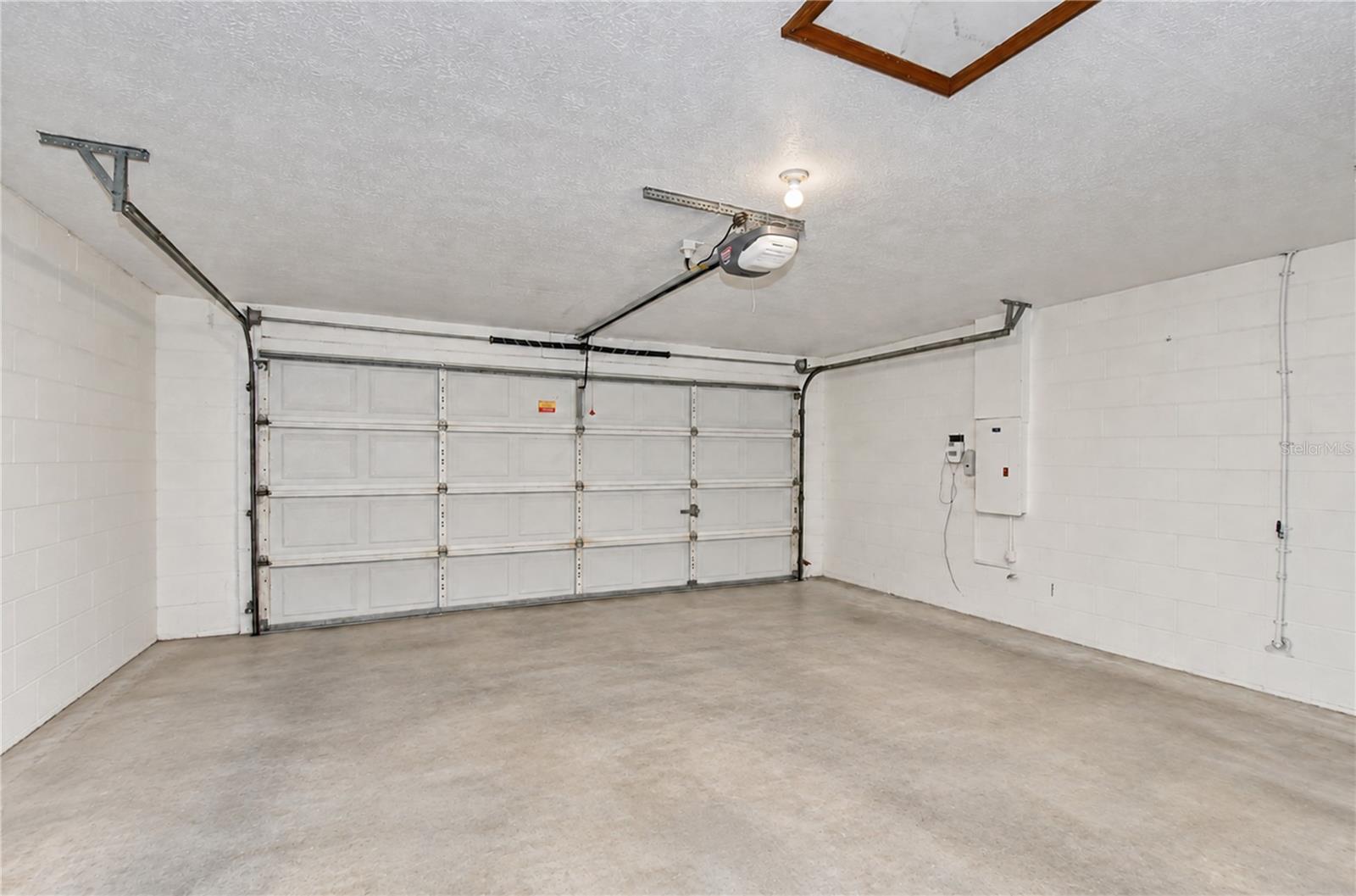659 Timber Pond Dr Property Photo 29