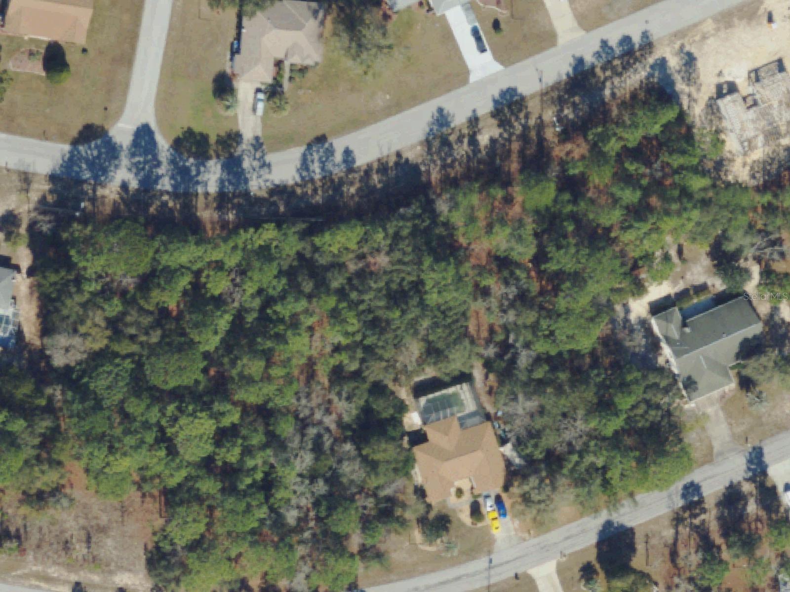 7855 N Golfview Dr Property Photo 1