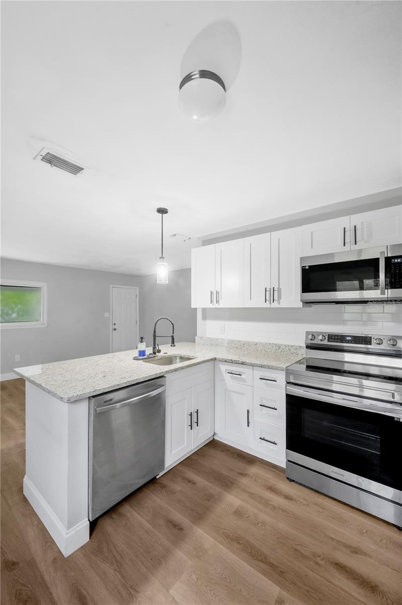 2626 E Chelsea St Property Photo 10