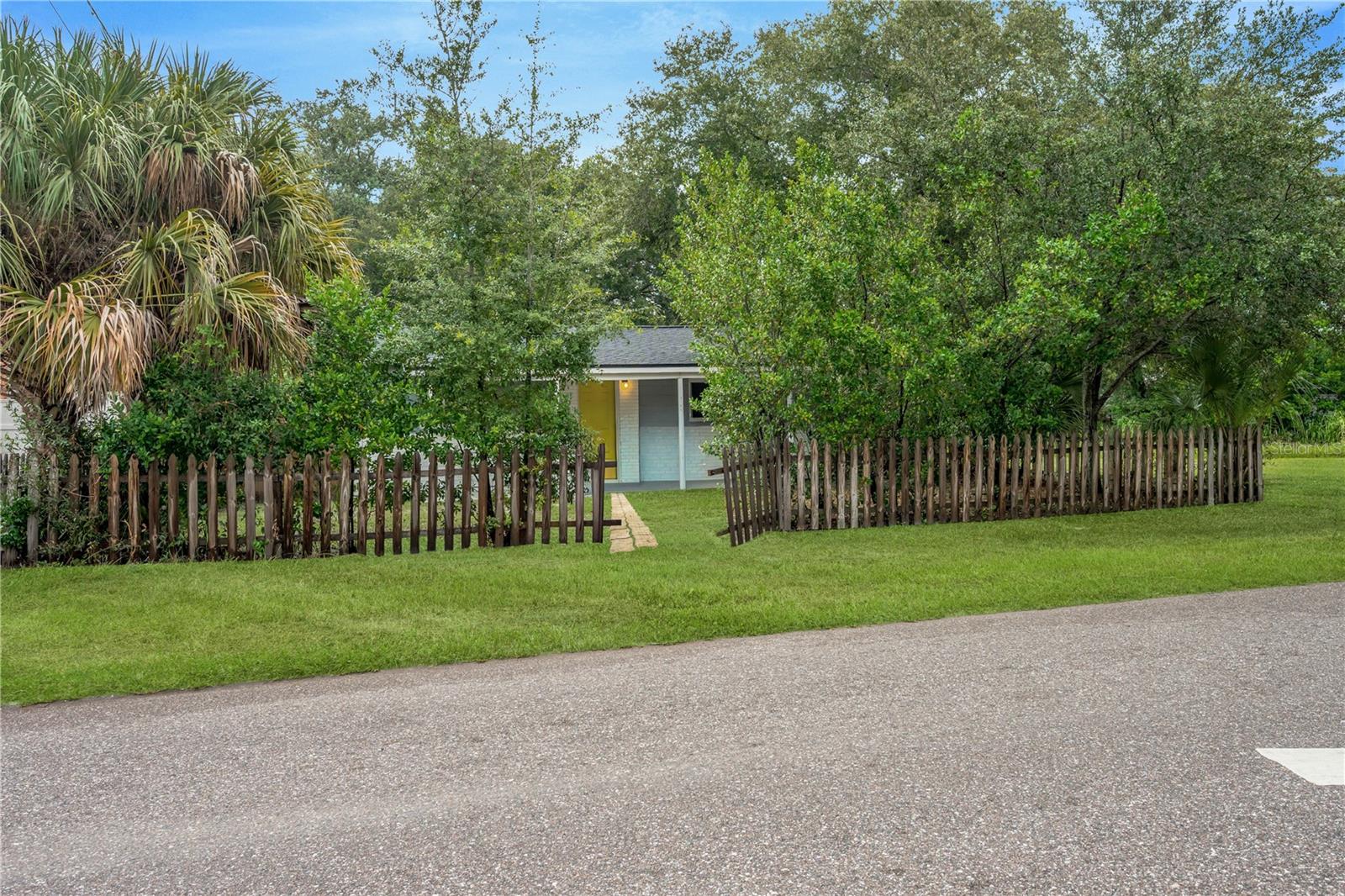 2626 E Chelsea St Property Photo 25