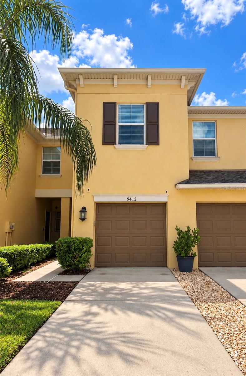 9412 Trumpet Vine Loop Property Photo 2