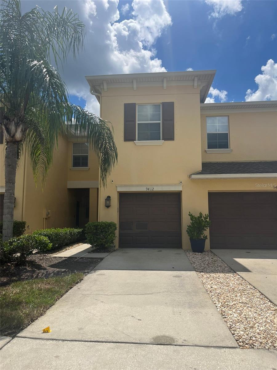 9412 Trumpet Vine Loop Property Photo 3