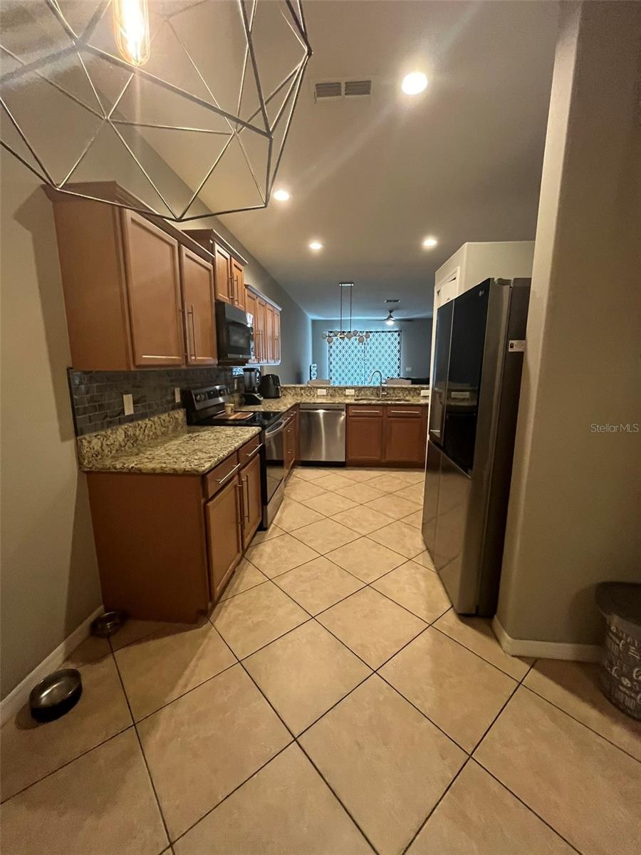 9412 Trumpet Vine Loop Property Photo 6