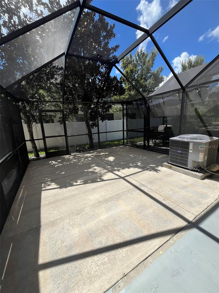9412 Trumpet Vine Loop Property Photo 6